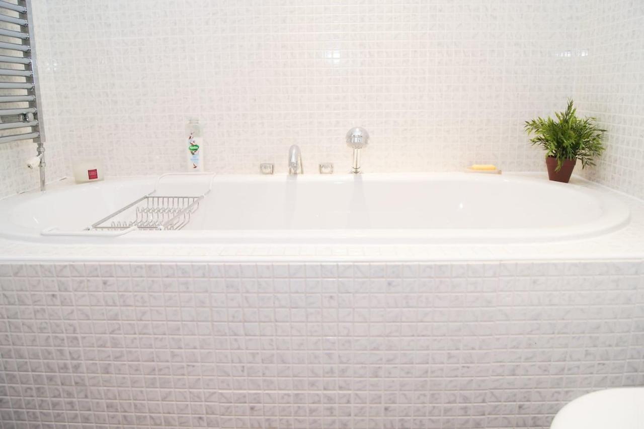 גלאזגו City Views Apartment City Centre Freeparking מראה חיצוני תמונה